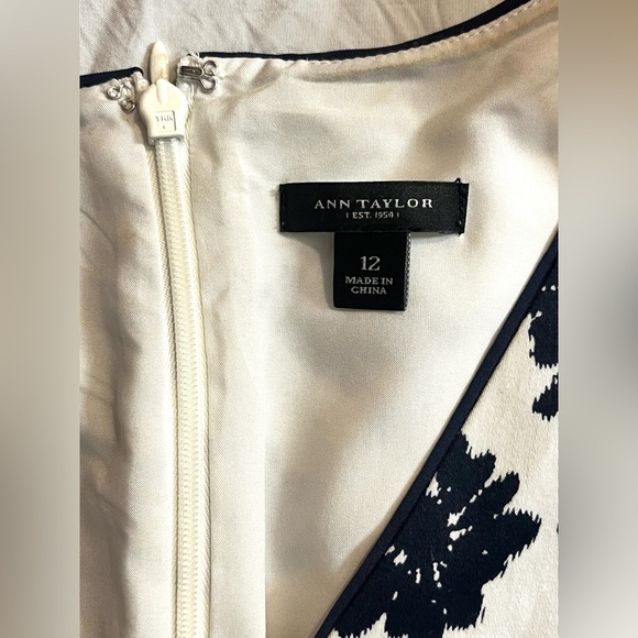 Ann Taylor Dark Blue and White Floral Sleeveless Dress Summer Women’s Size 12 - Picture 4 of 15